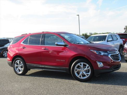 Used 2021 Chevrolet Equinox Premier image 2