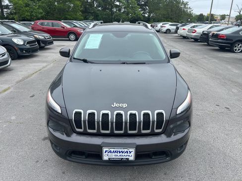 Used 2015 Jeep Cherokee Latitude FWD image 3