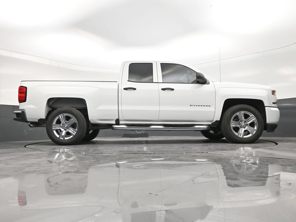 Used 2018 Chevrolet Silverado 1500 Custom w/ Custom Value Package RWD image 24