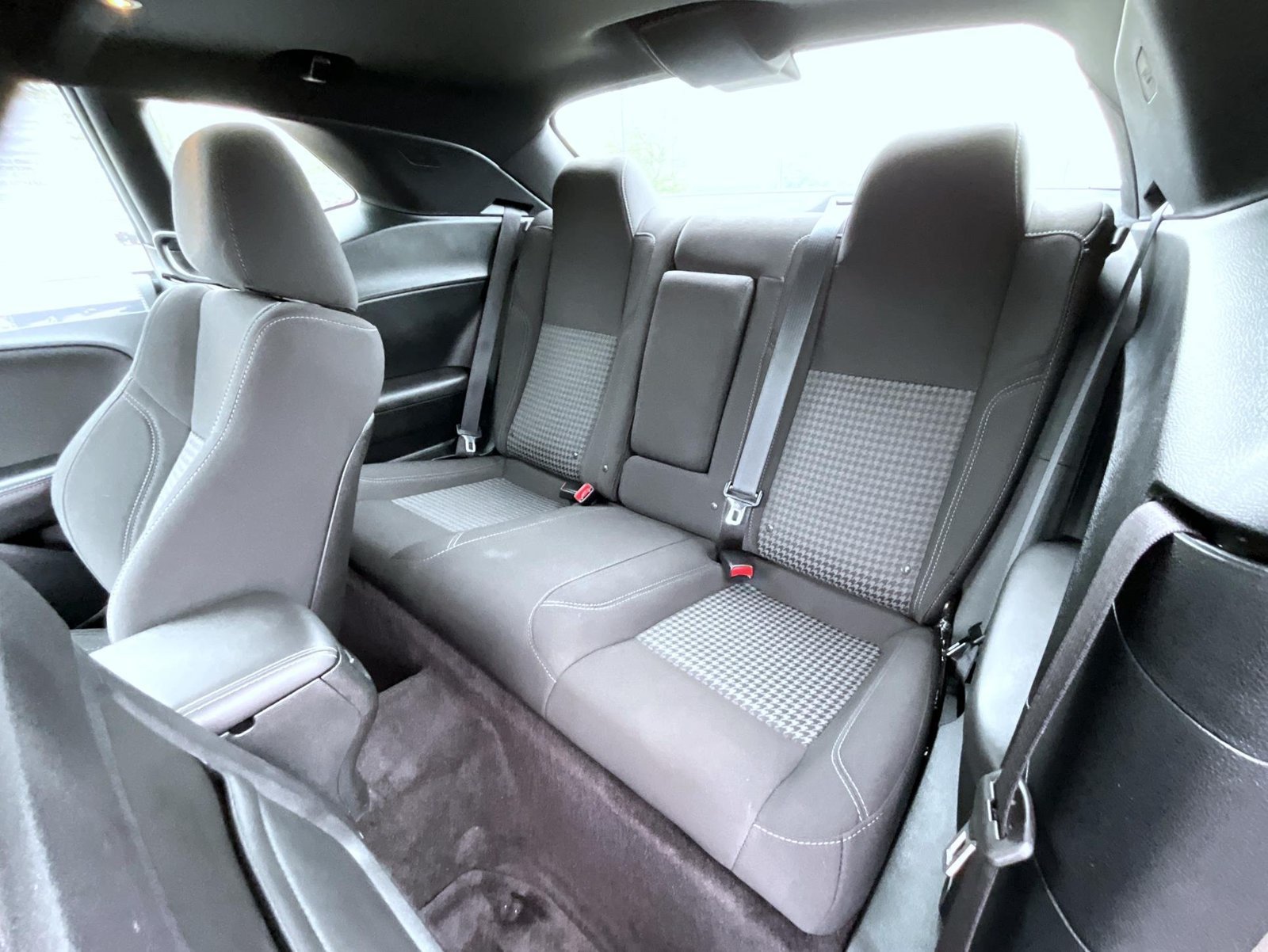 Used 2018 Dodge Challenger SXT RWD image 19