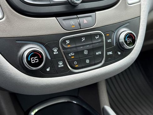 Used 2025 Chevrolet Malibu LT image 25