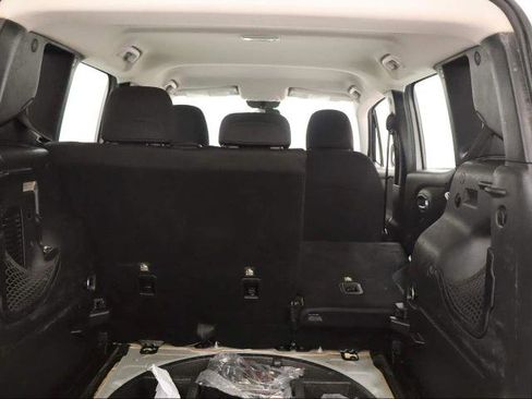 Used 2018 Jeep Renegade Sport w/ Power & Air Group image 36