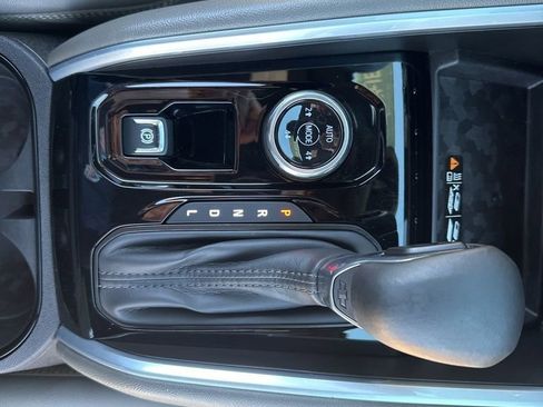 Used 2025 Chevrolet Colorado ZR2 w/ Technology Package image 7