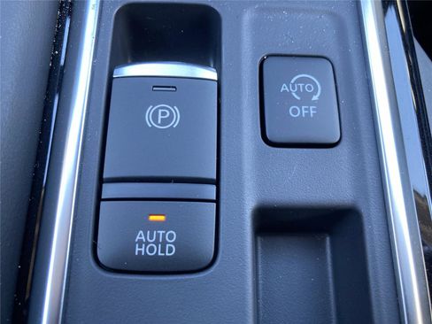 New 2026 Nissan Pathfinder SL w/ SL Premium Package FWD image 13