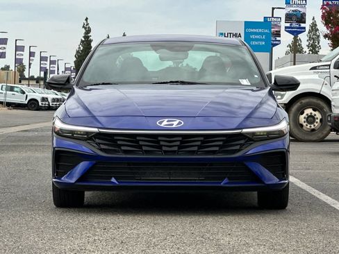 Used 2025 Hyundai Elantra Sport FWD image 11