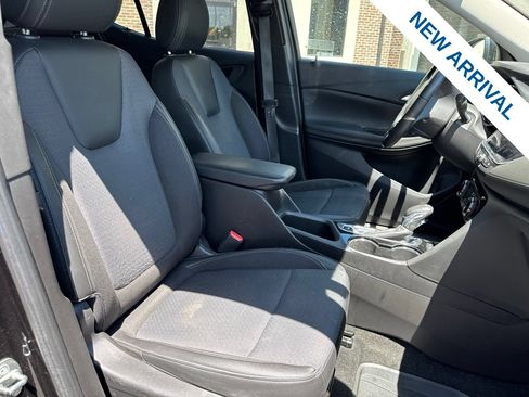 Used 2022 Buick Encore GX Preferred w/ Cold Weather Comfort Package AWD/4WD image 9