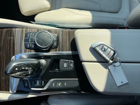 Used 2018 BMW 530e RWD image 40