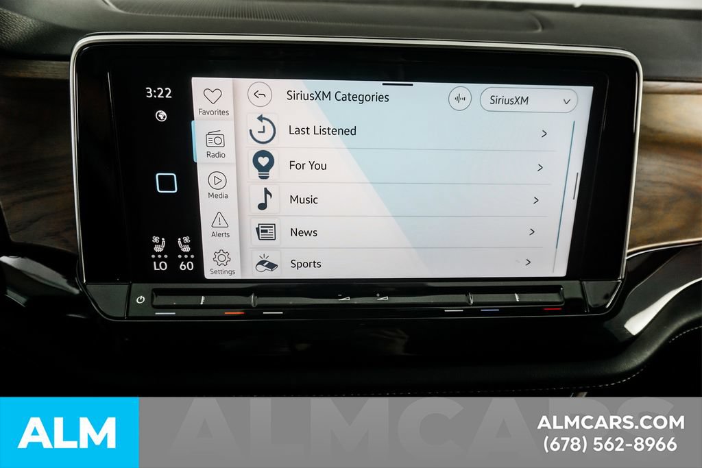 Used 2025 Volkswagen Atlas SE FWD image 37