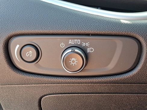 Used 2022 Chevrolet Malibu LT FWD image 26