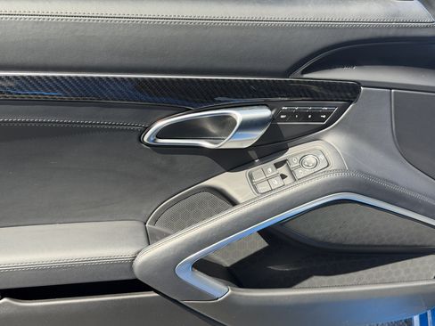 Certified 2025 Porsche 718 Boxster RWD image 17