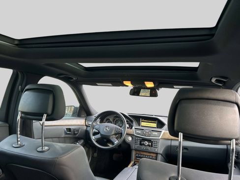 Used 2010 Mercedes-Benz E 350 4MATIC Sedan image 16