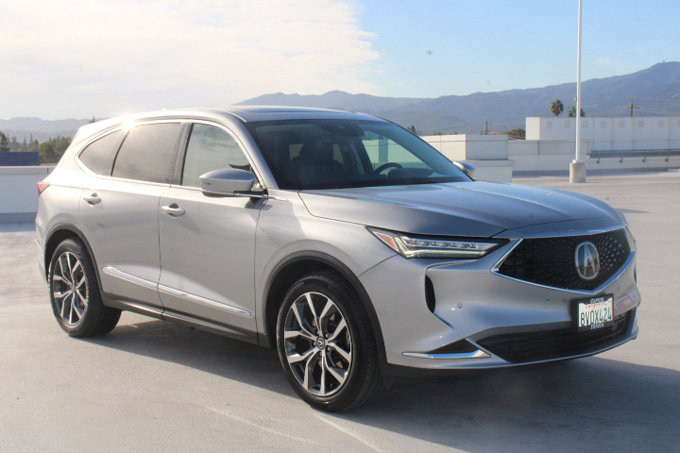 Used 2022 Acura MDX w/ Technology Package AWD/4WD image 2