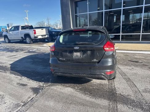 Used 2015 Ford Focus SE w/ SE Sport Package image 10