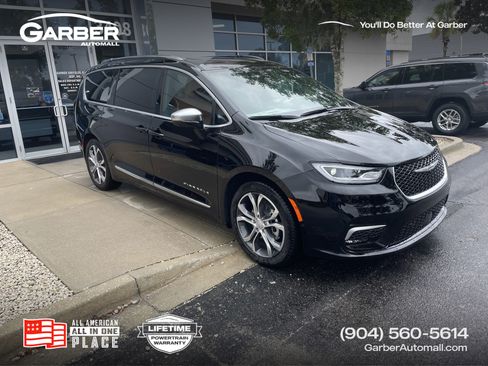 New 2026 Chrysler Pacifica Pinnacle image 1