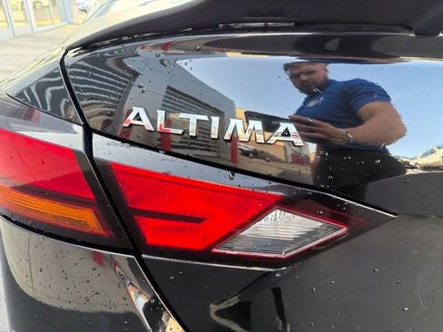 Used 2021 Nissan Altima 2.5 SR FWD image 9