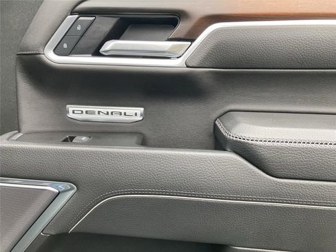 Used 2025 GMC Sierra 1500 Denali w/ Denali Reserve Package image 34