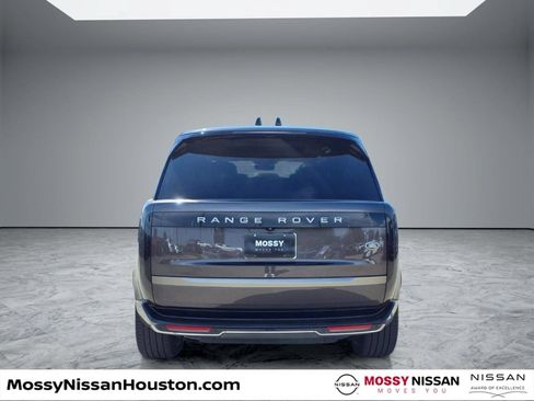 Used 2022 Land Rover Range Rover Long Wheelbase SE AWD/4WD image 6