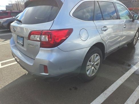 Used 2015 Subaru Outback 2.5i Premium image 10