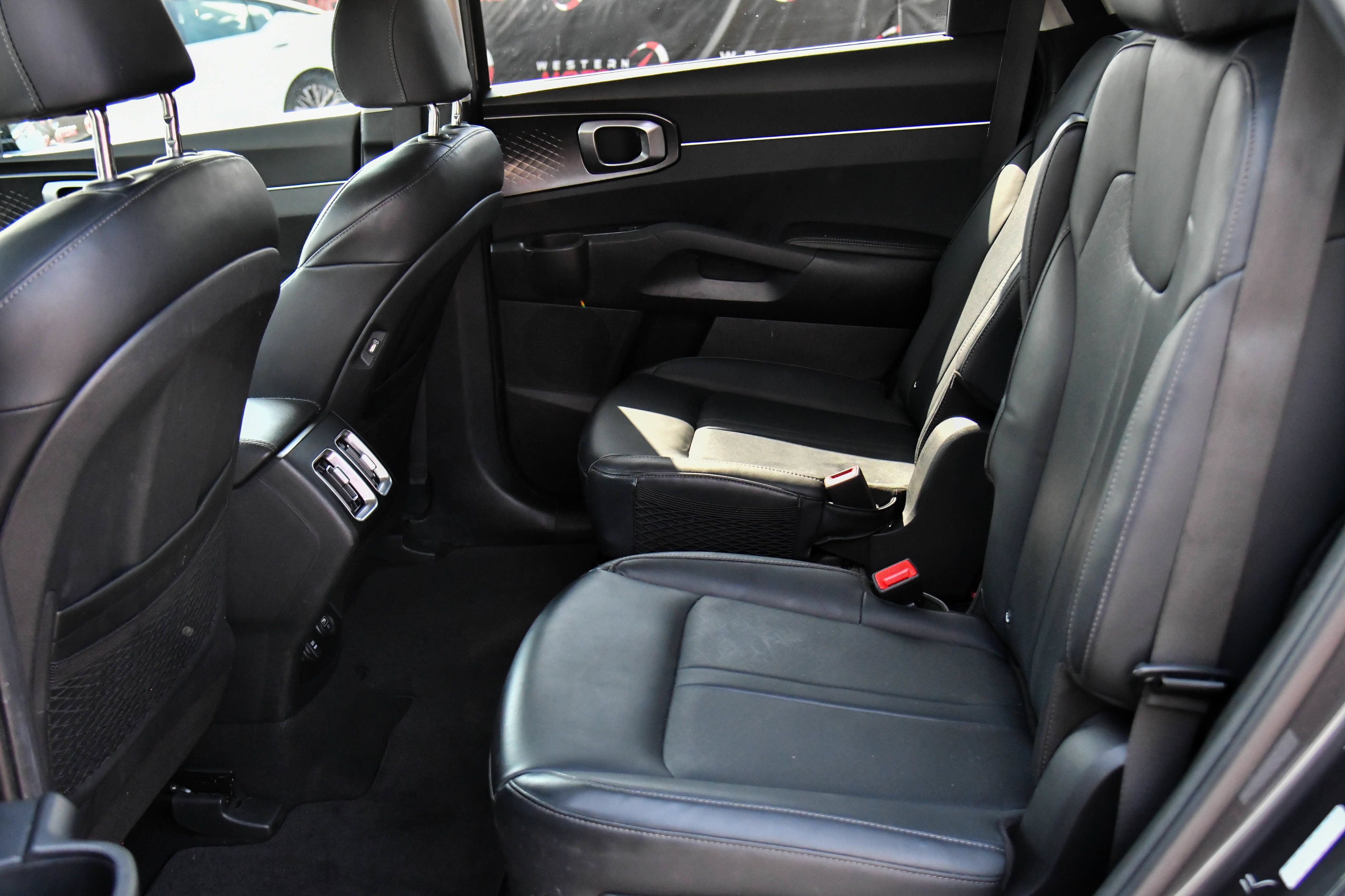 Used 2023 Kia Sorento EX FWD image 38