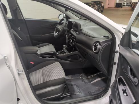 Certified 2023 Hyundai Kona SE FWD image 9