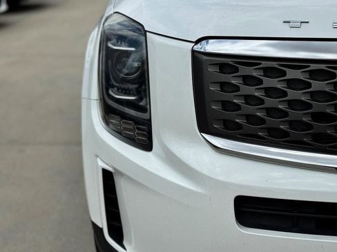 Used 2020 Kia Telluride LX AWD/4WD image 13
