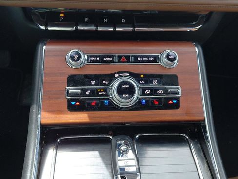 Used 2022 Lincoln Aviator Reserve w/ Equipment Group 201A AWD/4WD image 29