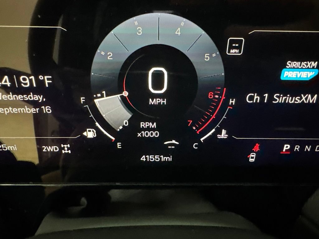 Used 2025 GMC Yukon Denali AWD/4WD image 11