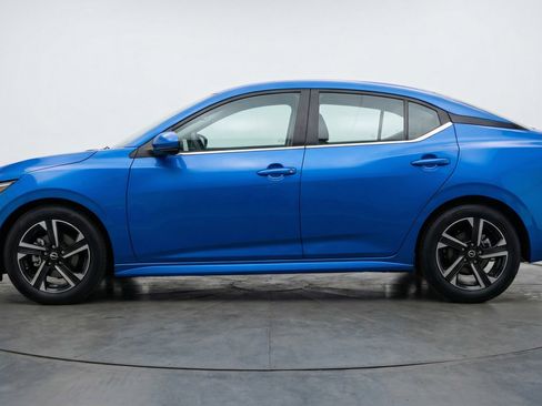 Used 2025 Nissan Sentra SV FWD image 5