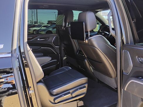 Used 2021 Cadillac Escalade ESV Premium Luxury w/ Driver Assist Tech Package image 21