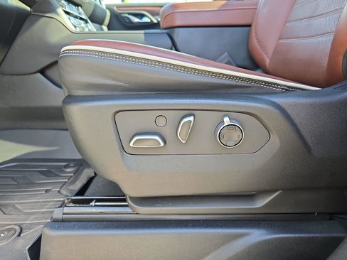 Used 2023 GMC Yukon Denali Ultimate w/ LPO, Floor Liner Package AWD/4WD image 31