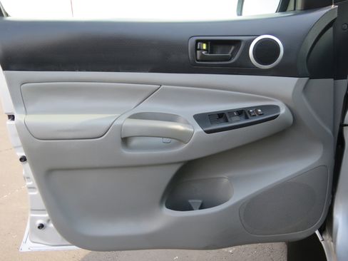 Used 2012 Toyota Tacoma PreRunner w/ TRD Off-Road Pkg image 25