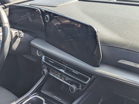 Used 2026 Chevrolet Traverse LT w/ Sun and Wheel Package image 7