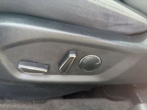 Used 2018 Ford Explorer XLT AWD/4WD image 29