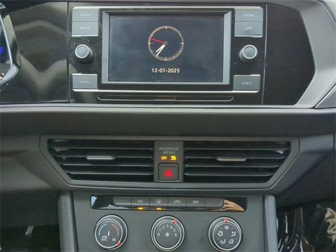 Certified 2023 Volkswagen Jetta S image 19