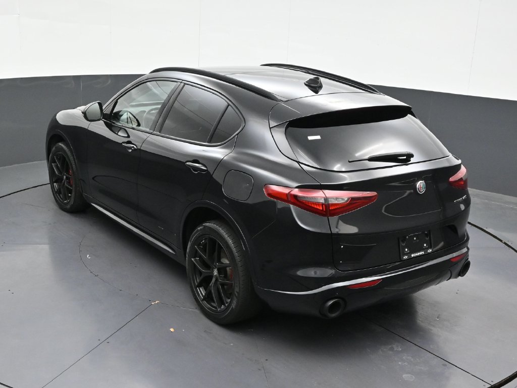 Used 2020 Alfa Romeo Stelvio Sport w/ Quick Order Package 22K Sport RWD image 17