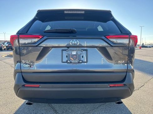 Used 2025 Toyota RAV4 XLE Premium image 5