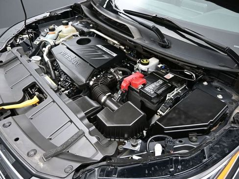 Used 2024 Nissan Rogue SV image 42