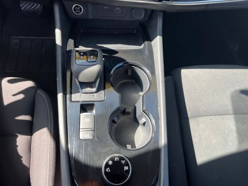 Used 2023 Nissan Rogue S image 41