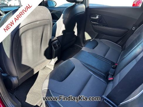 Used 2022 Kia Niro EX image 6