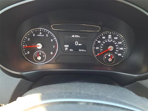 Used 2019 Kia Sorento LX image 24