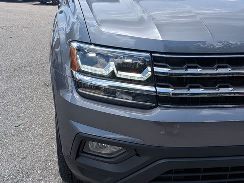Used 2019 Volkswagen Atlas SE w/ Panoramic Sunroof Package FWD image 9