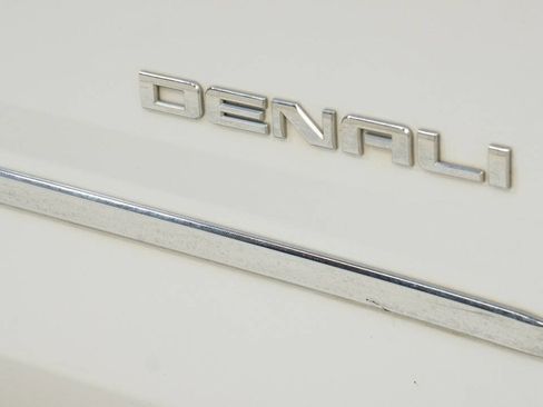 Used 2016 GMC Yukon Denali w/ Open Road Package AWD/4WD image 15