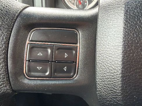Used 2017 RAM 1500 Express AWD/4WD image 12
