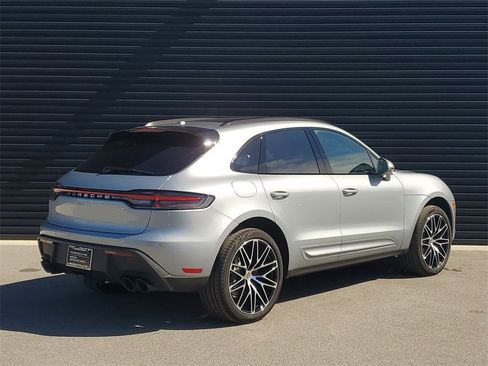 Used 2025 Porsche Macan image 7