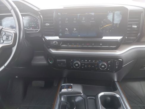 Used 2022 Chevrolet Silverado 1500 High Country w/ High Country Premium Package image 9