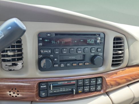 Used 2003 Buick Le Sabre Custom w/ Best Seller Package FWD image 27