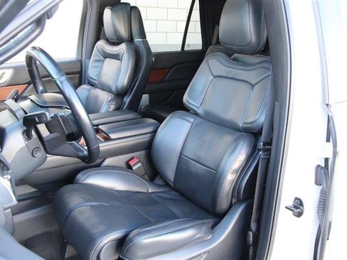 Used 2022 Lincoln Navigator Reserve image 15
