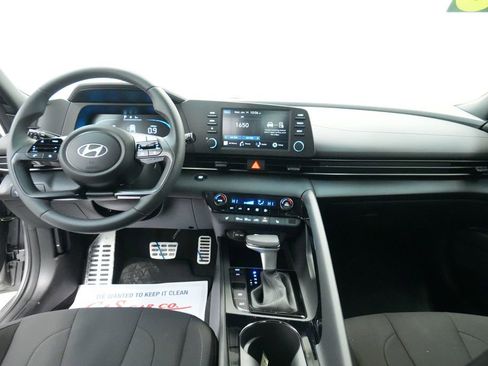 New 2026 Hyundai Elantra SEL Sport Premium FWD image 27