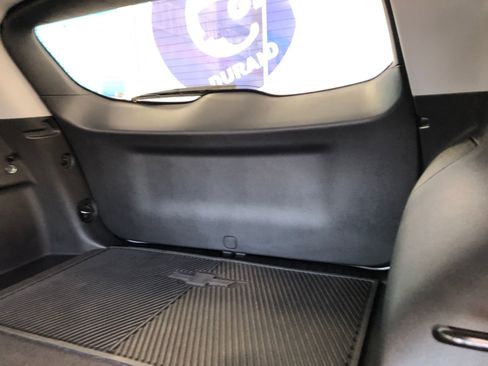 Used 2024 GMC Terrain SLE image 10