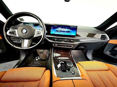 Certified 2024 BMW X7 xDrive40i w/ M Sport Package image 17